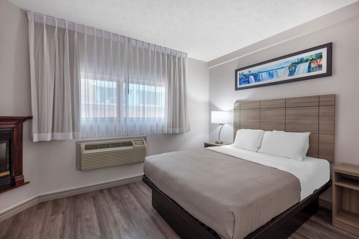 Room 32 of 83