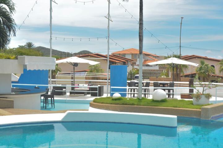 Hotel 76 of 77