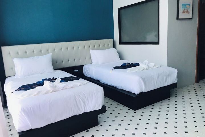 Room 11 of 23