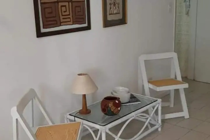 Room 10 of 16