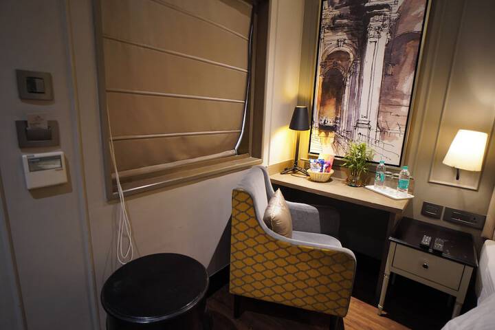 Room 43 of 111
