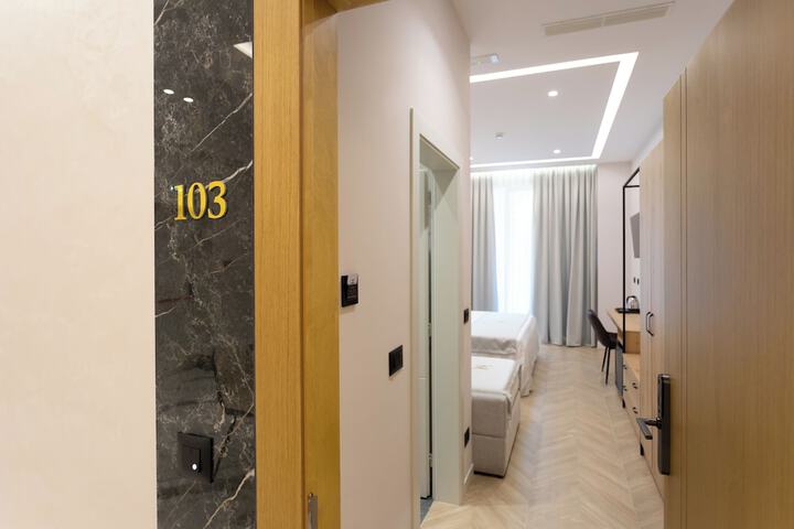 Room 45 of 249