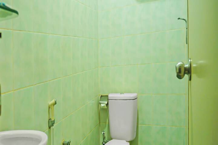 Room 30 of 34