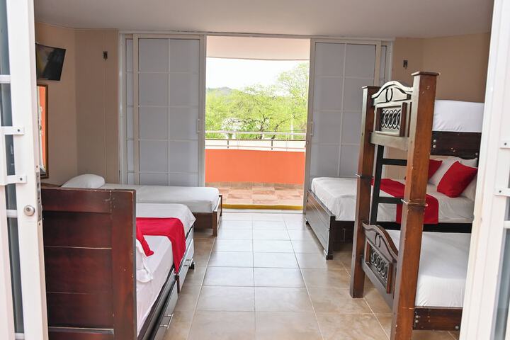 Room 9 of 35