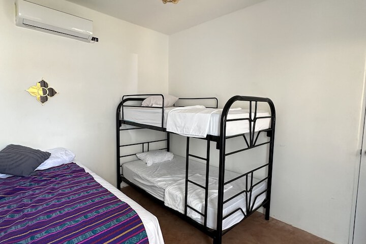 Room 9 of 39