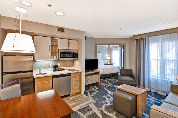 Room 11 of 40