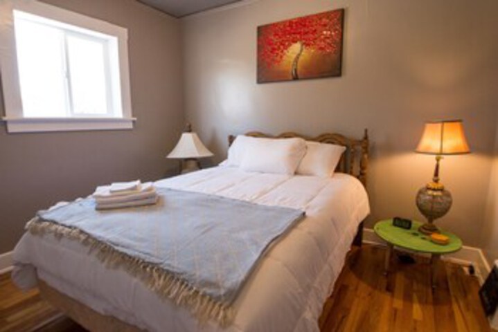 Room 7 of 16