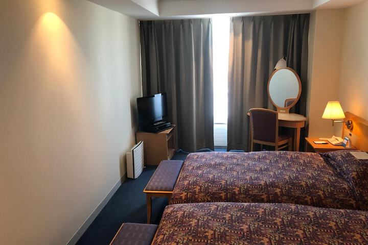 Room 17 of 104