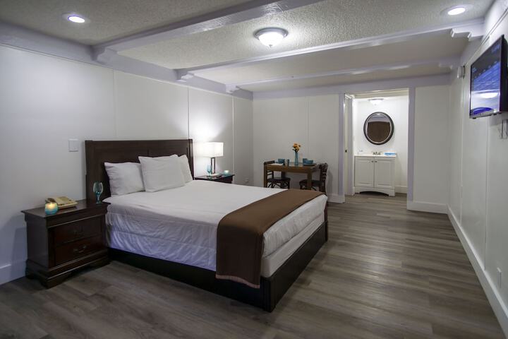 Standard Queen Bed City View (22 of 22)