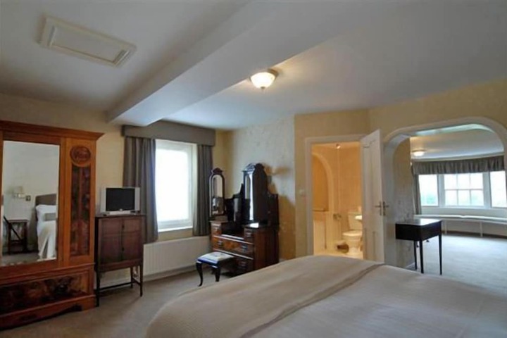 Room 4 of 57