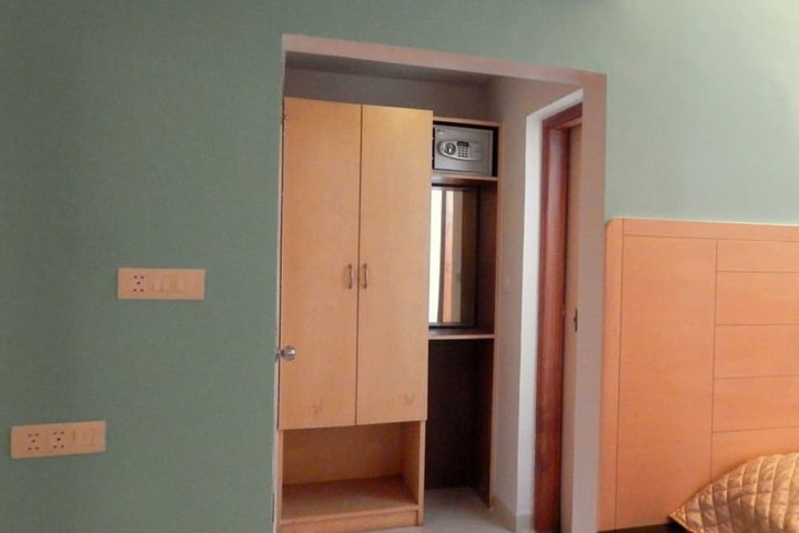 Room 21 of 40