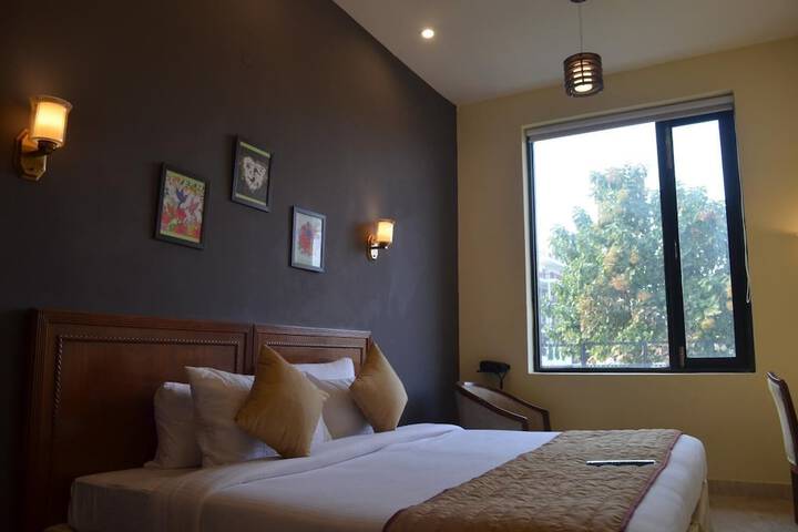 Room 12 of 40