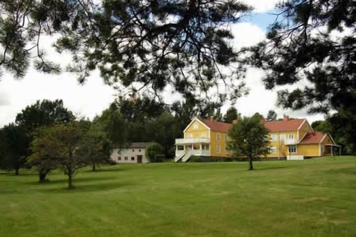 Property Grounds 19 of 34