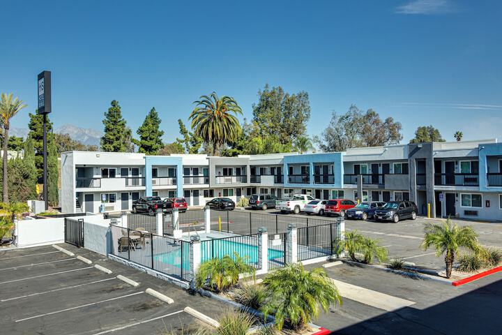Pools & Facilities