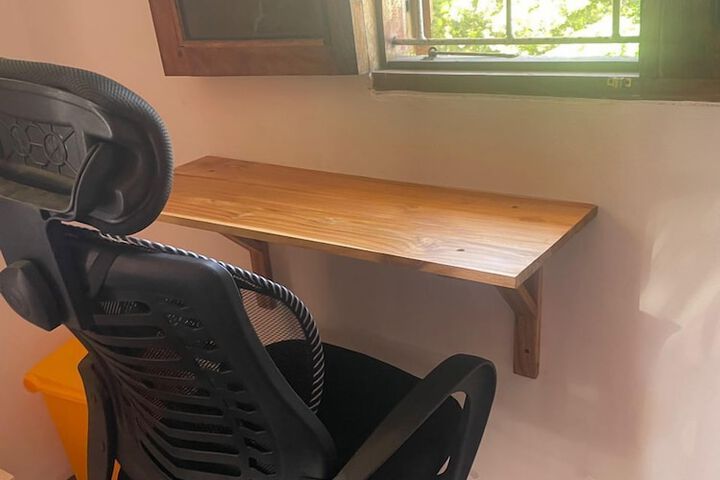 Room 16 of 80