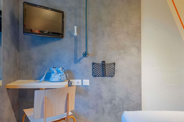 Room 20 of 43