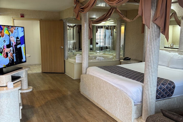 Room 36 of 52