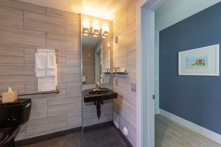 Bathroom sink