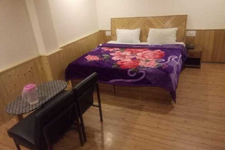 Room 8 of 14