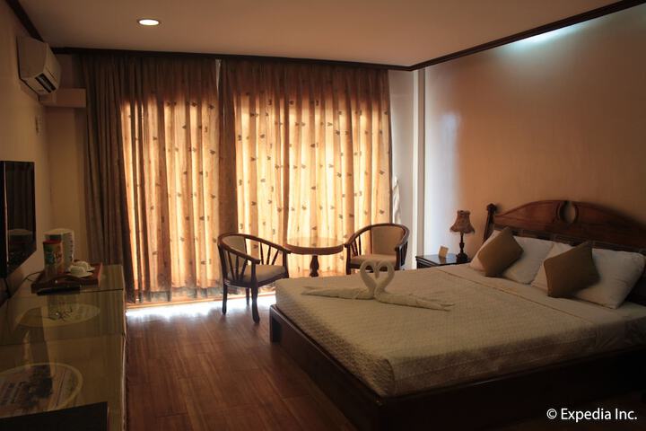 Room 6 of 37