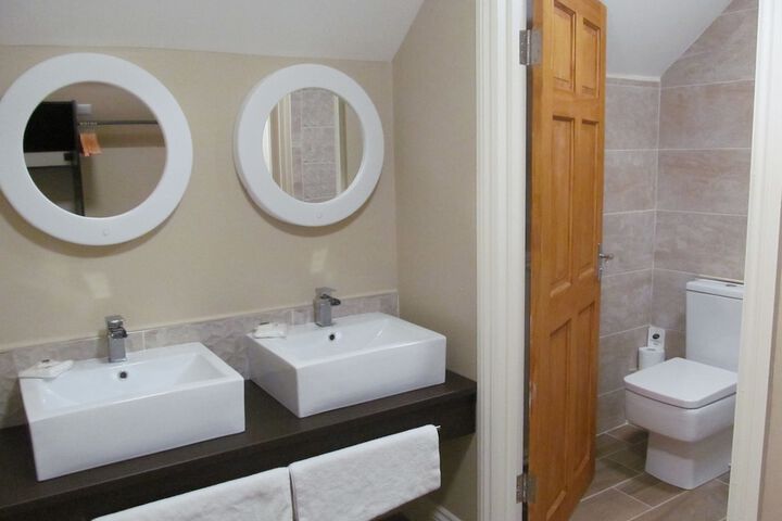 Room 13 of 20