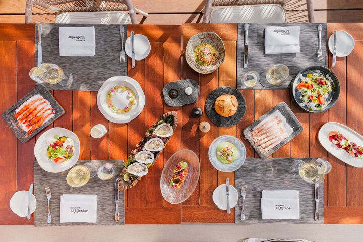 Dining 218 of 324