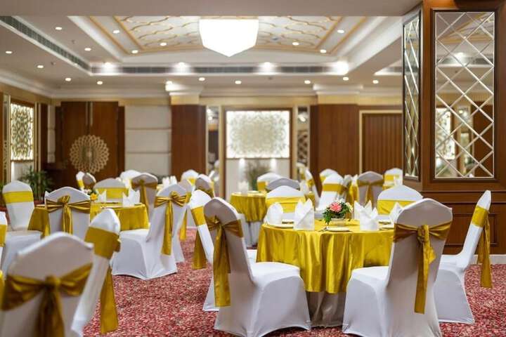 Ballroom/Hall 39 of 48