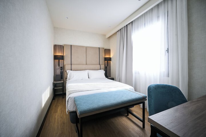 Room 30 of 65
