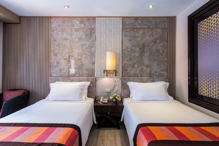 Room 28 of 120