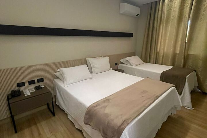 Room 25 of 69
