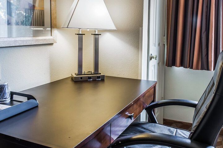 Room 16 of 33