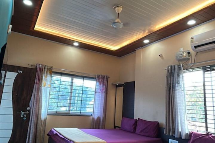 Room 8 of 27