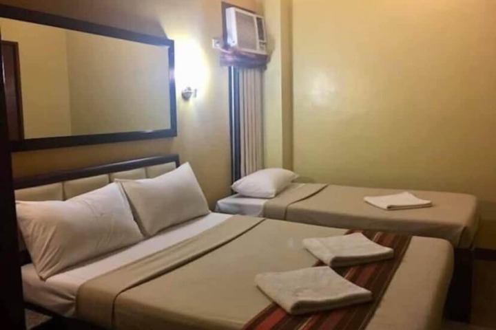 Room 3 of 7