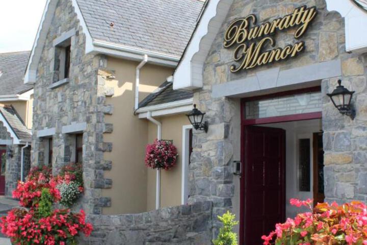 Exterior of Bunratty Manor Hotel