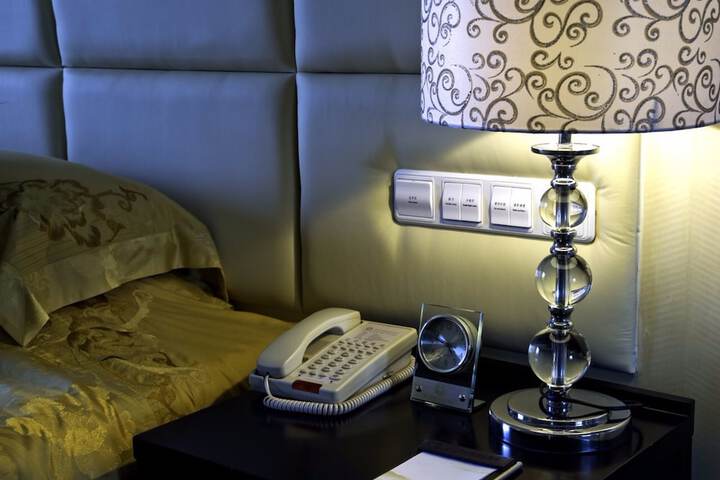 Room 14 of 27
