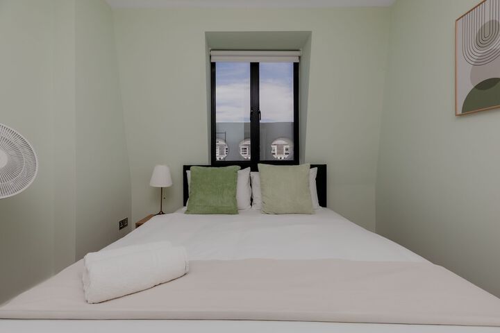 Room 12 of 50