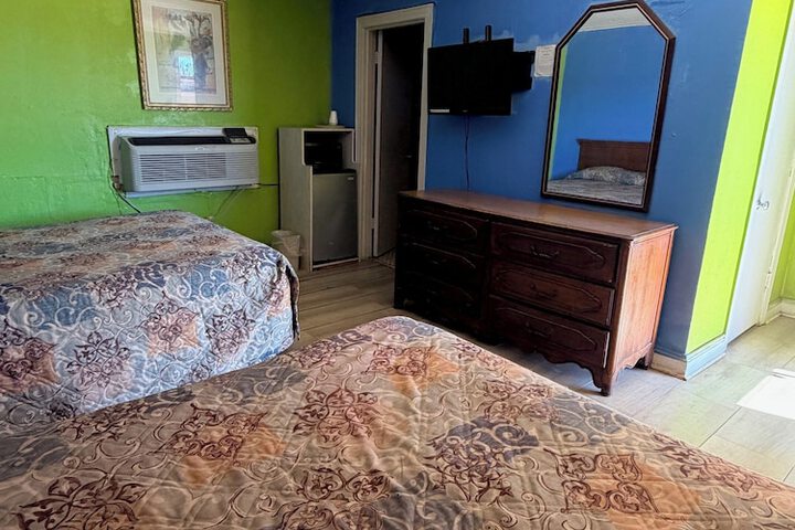 Room 37 of 53