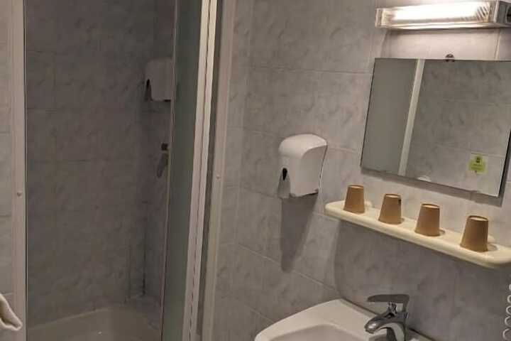 Room 12 of 22