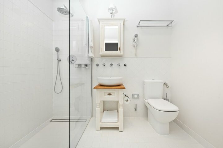 Room 16 of 35