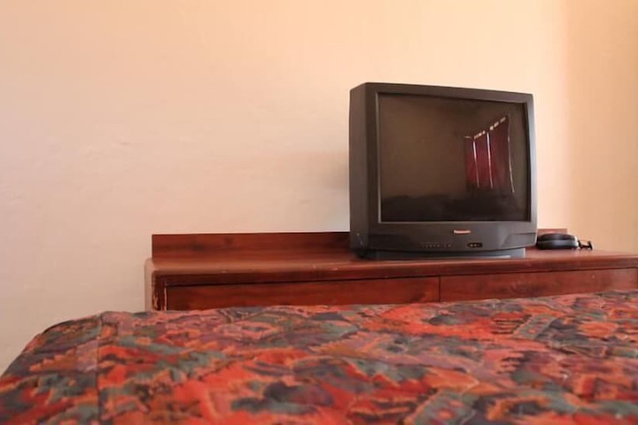 Room 10 of 38