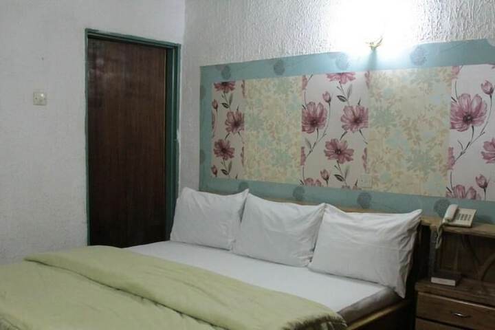 Room 10 of 26