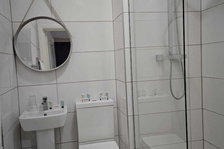 Room 16 of 79