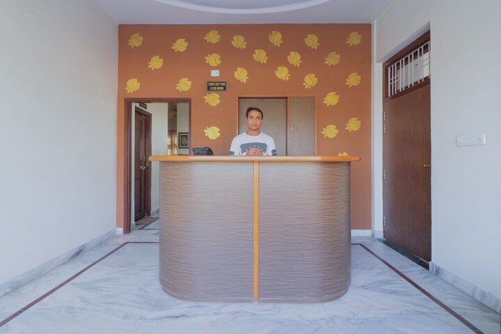 OYO 24535 HOTEL PAYAS