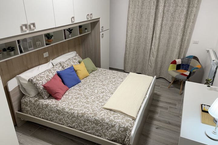 Room 2 of 11