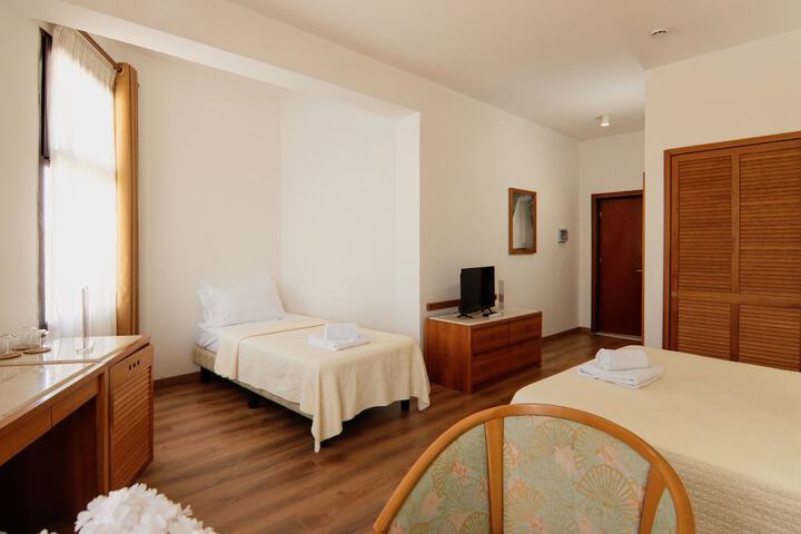 Room 48 of 187