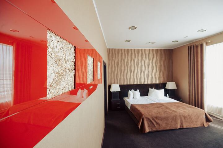 Room 37 of 74