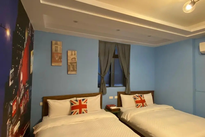 Room 4 of 14