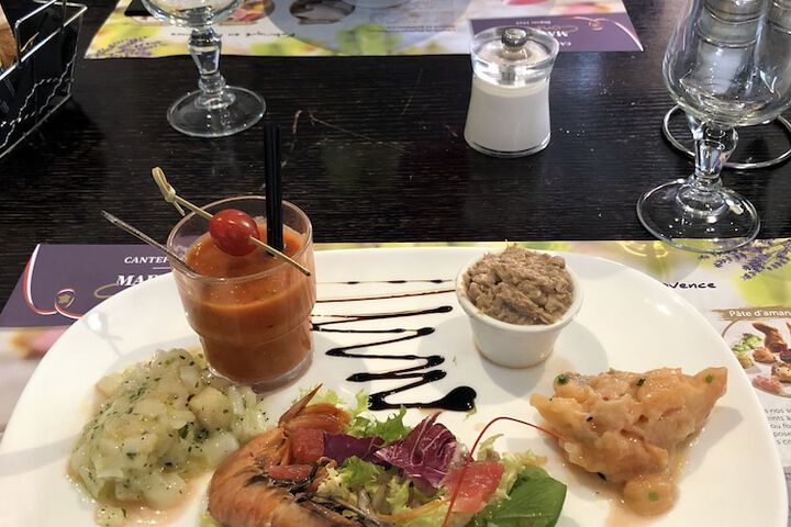 Dining 8 of 20