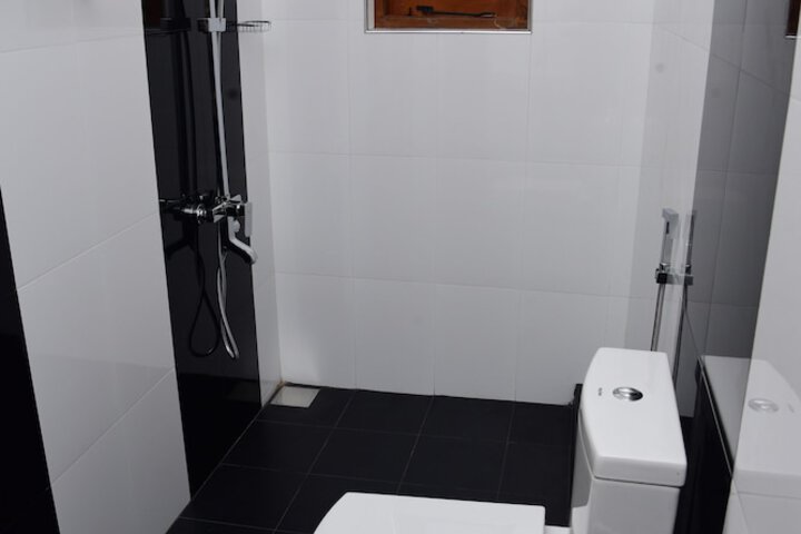 Room 9 of 25