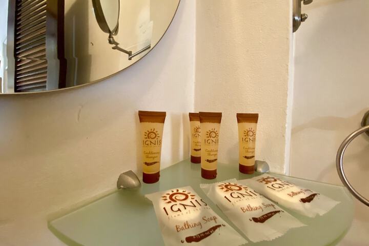 Bathroom amenities